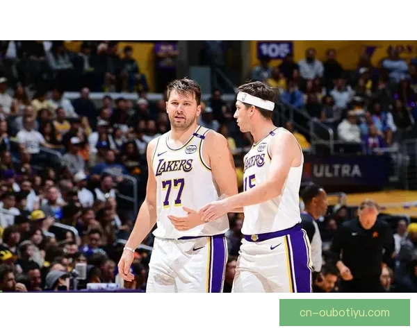 东契奇盛赞里夫斯二人组无敌 东契奇盛赞里夫斯二人组无敌